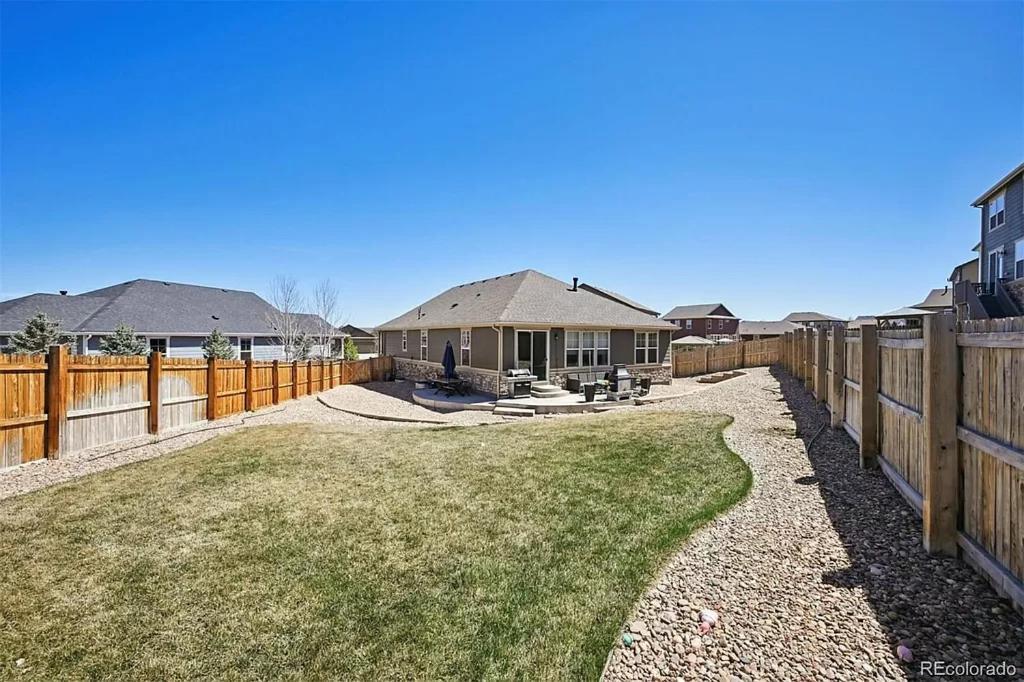 4br Close To Airport